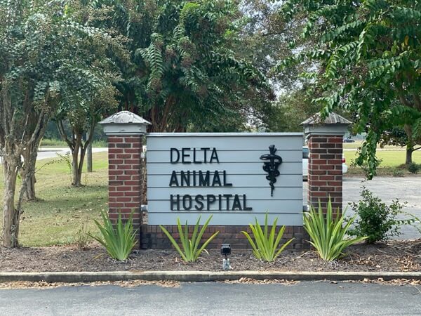 delta animal hospital signage